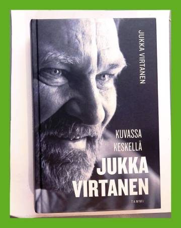 Kuvassa keskellä Jukka Virtanen