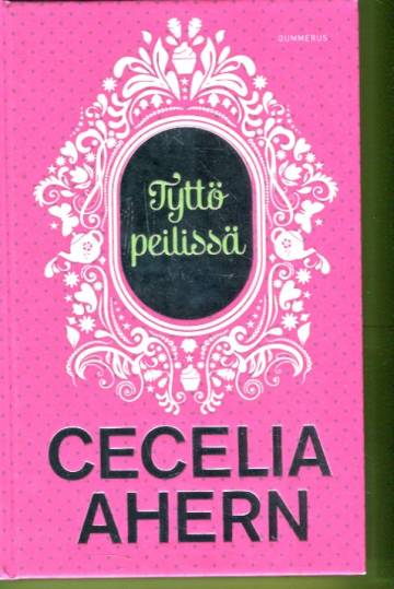 Tyttö peilissä