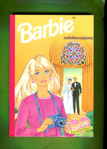 Barbie valokuvaajana