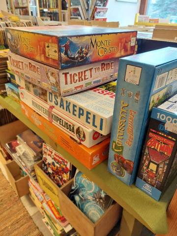 LAUTAPELEJÄ JOULUN ILOKSI